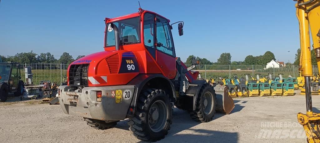 Komatsu WA 90  휠로우더