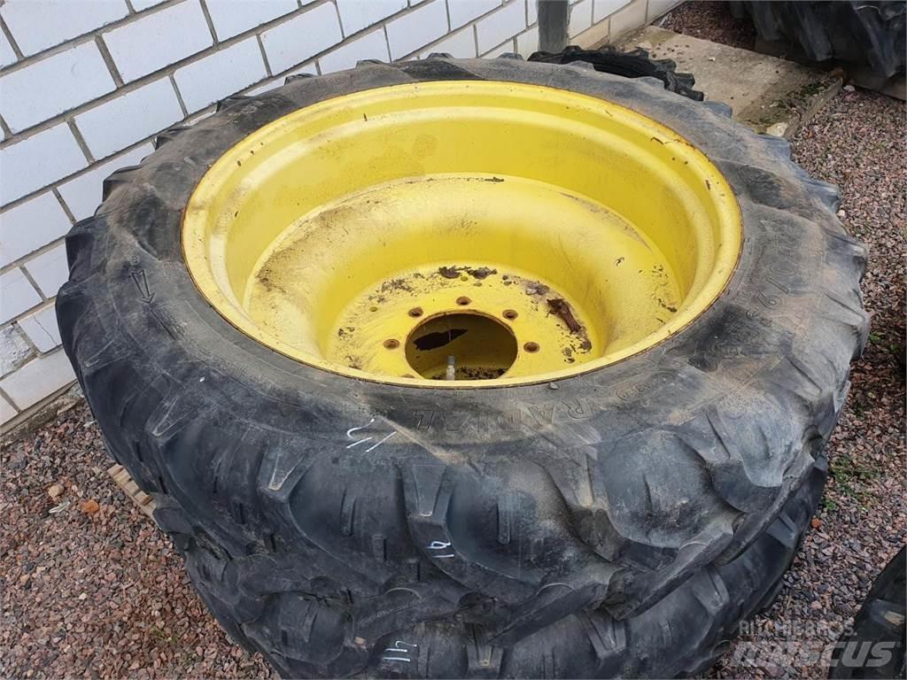 Kleber 270/95R32 타이어, 휠 및 림