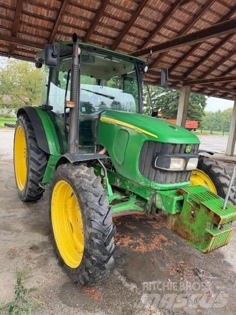John Deere 5820 트랙터