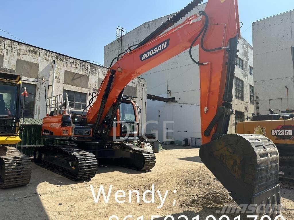 Doosan DX 300 중형굴삭기 7톤-28톤
