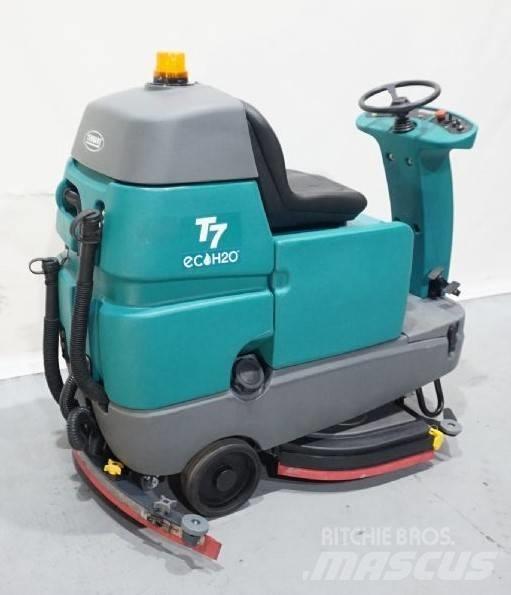 Tennant T7 습식 청소차