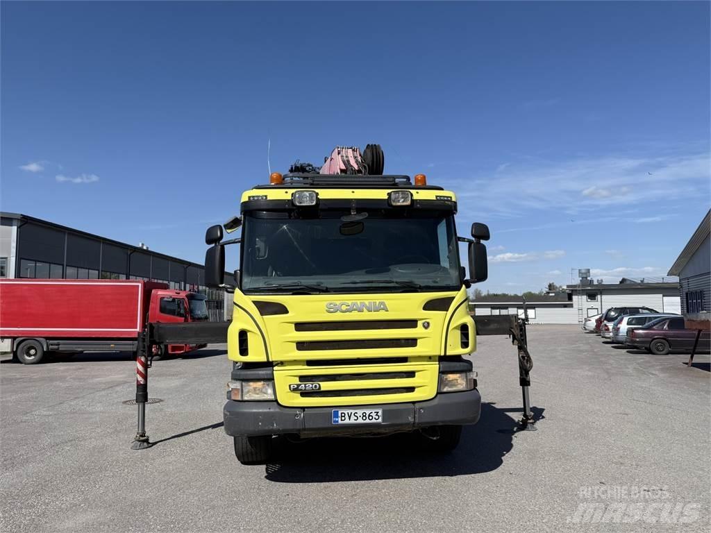 Scania P420 8X2 크레인 트럭