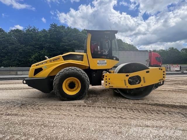 Bomag BW 213 BVC-5 토양 다짐기