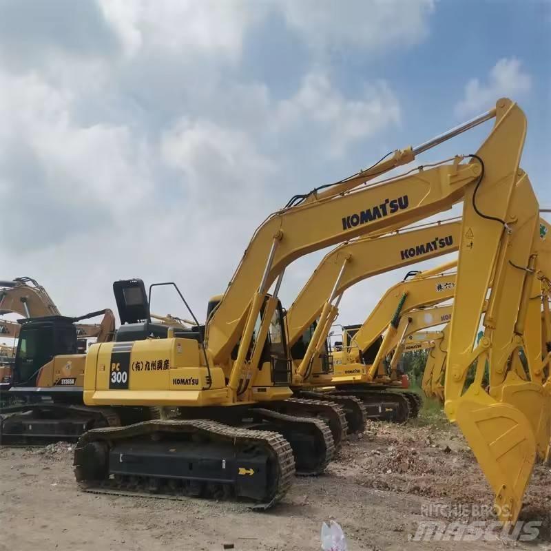 Komatsu PC 300 대형 굴삭기 29톤 이상