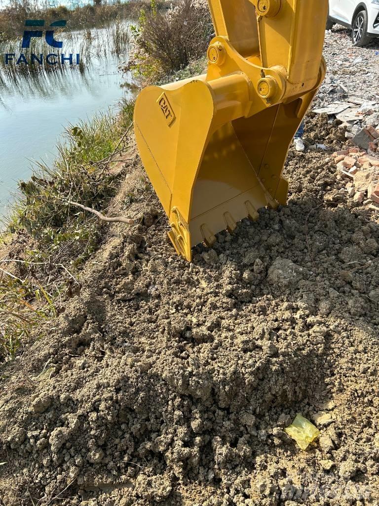 CAT 320 D 대형 굴삭기 29톤 이상
