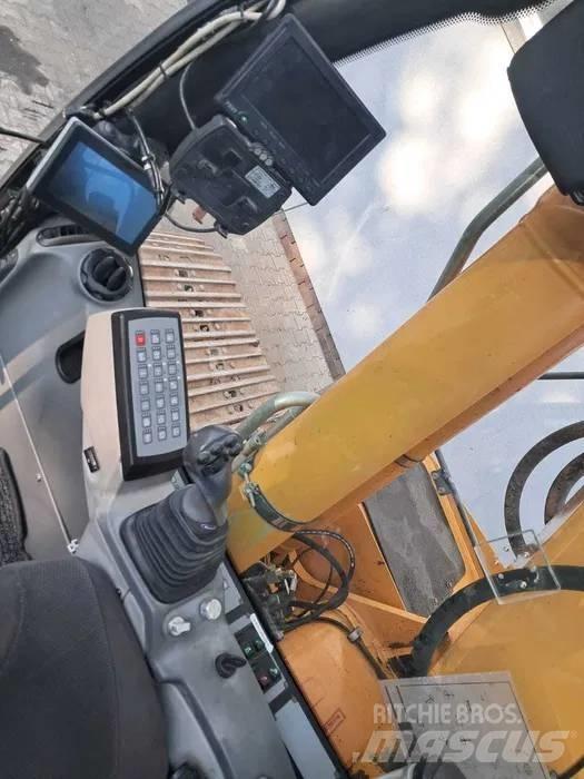 Liebherr R 926 LC 대형 굴삭기 29톤 이상