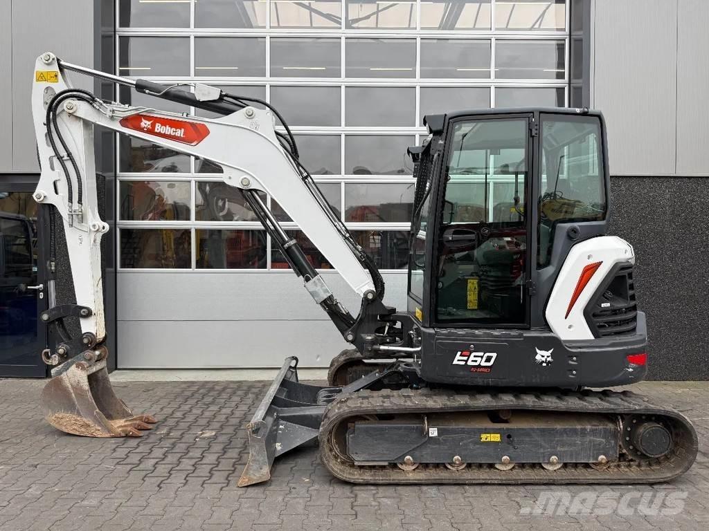Bobcat E60 | A/C 소형 굴삭기 7톤 미만