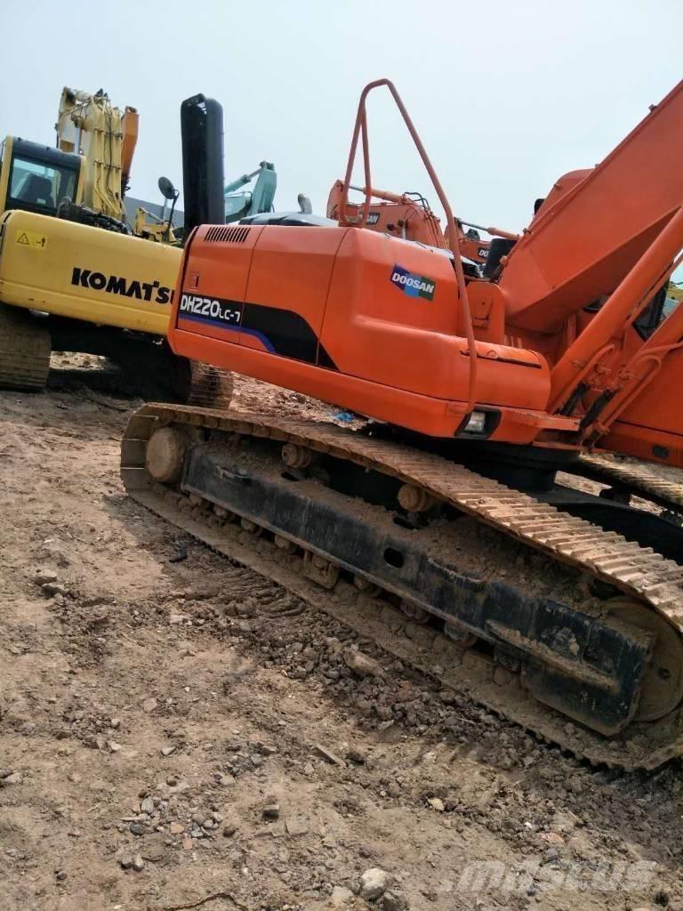 Doosan 225 대형 굴삭기 29톤 이상