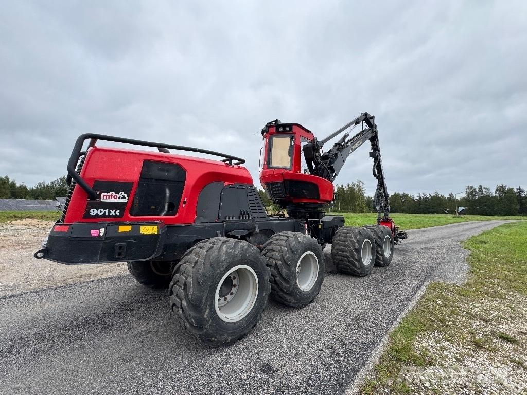 Komatsu 901 XC 원목 하베스터