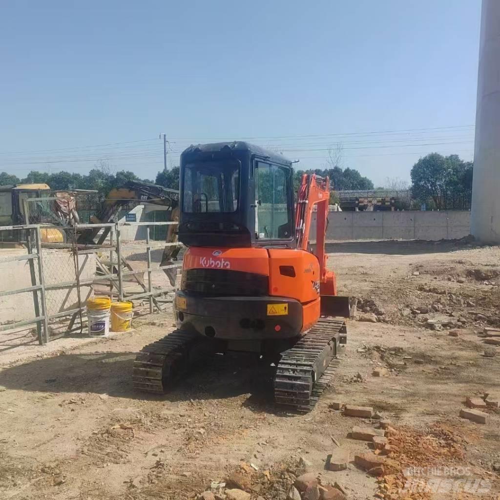 Kubota U 27 소형 굴삭기 7톤 미만