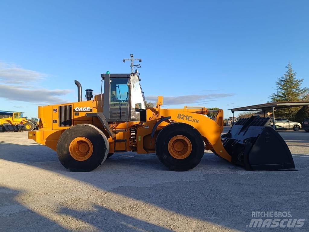 CASE 821C XR  휠로우더