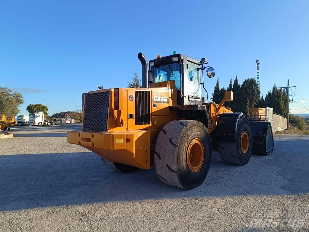 CASE 821C XR  휠로우더