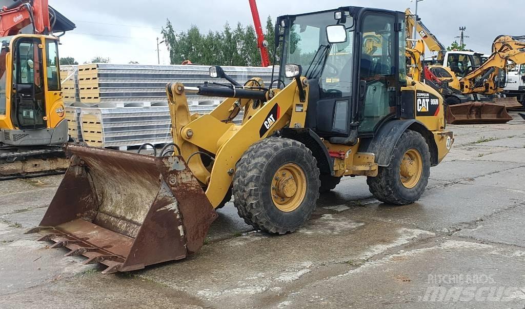 CAT 906M  휠로우더