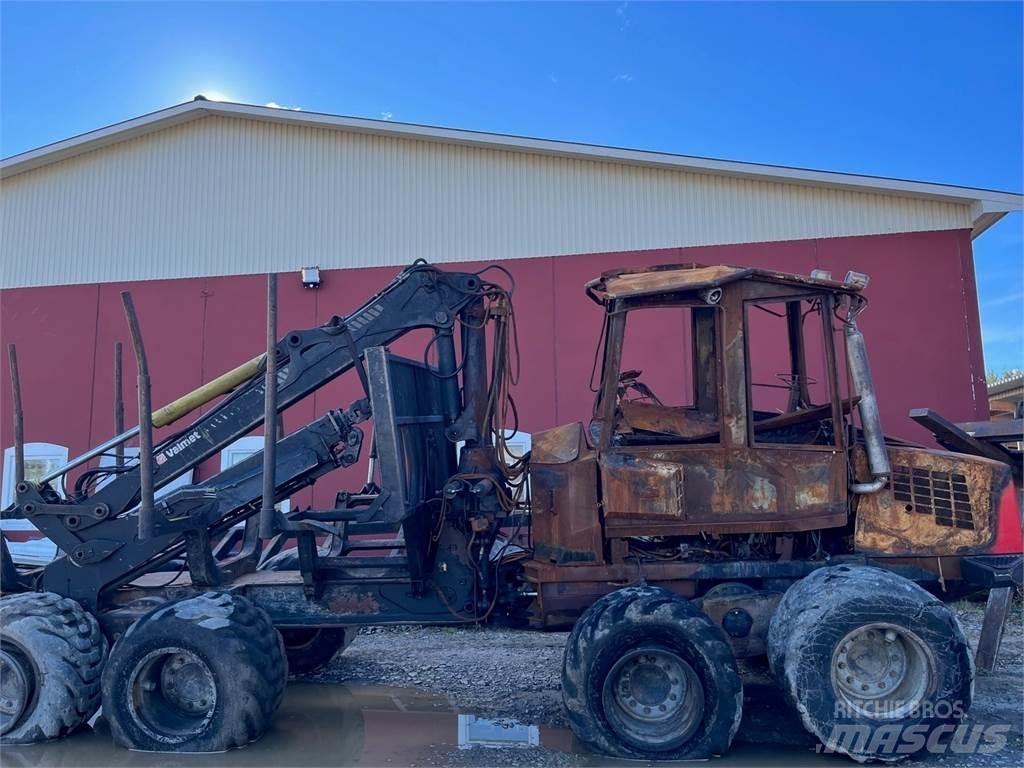 Komatsu 840TX 원목 포워더