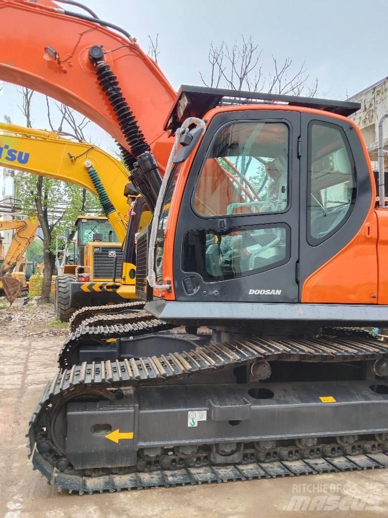 Doosan DX300 대형 굴삭기 29톤 이상