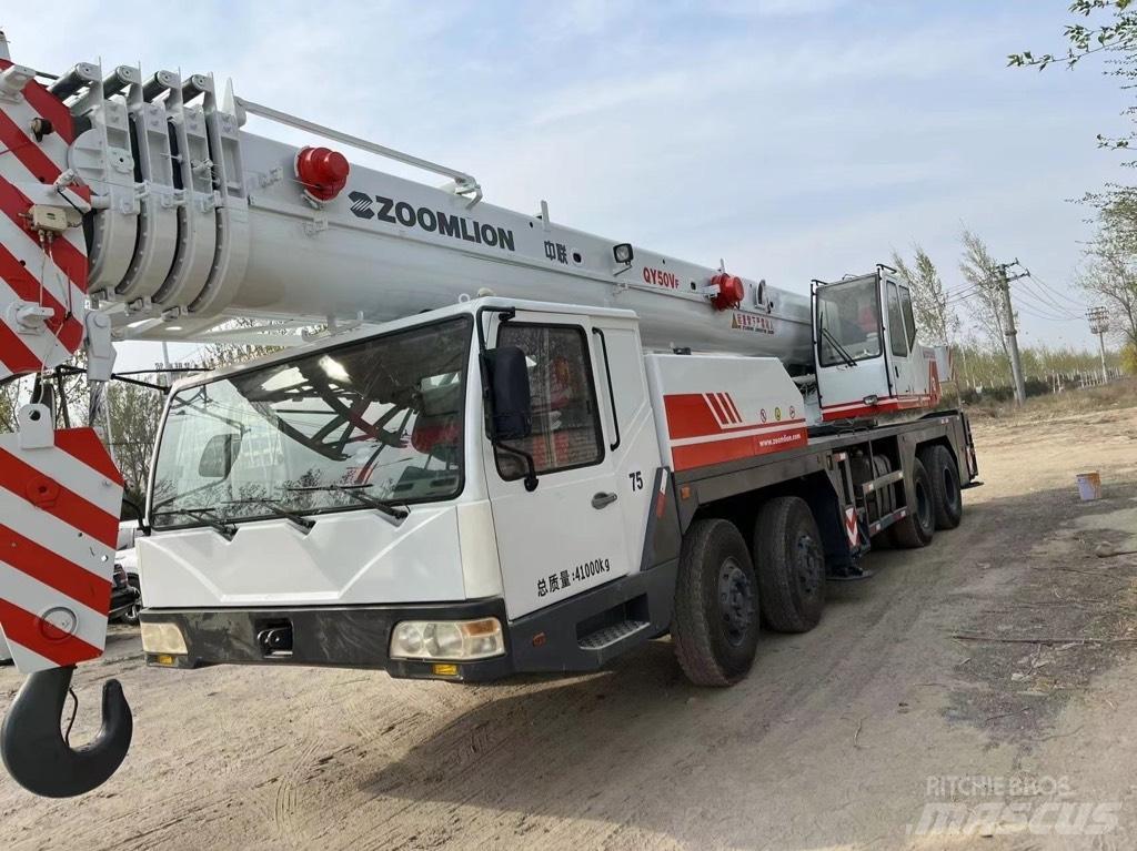 Zoomlion QY50V A/T 크레인