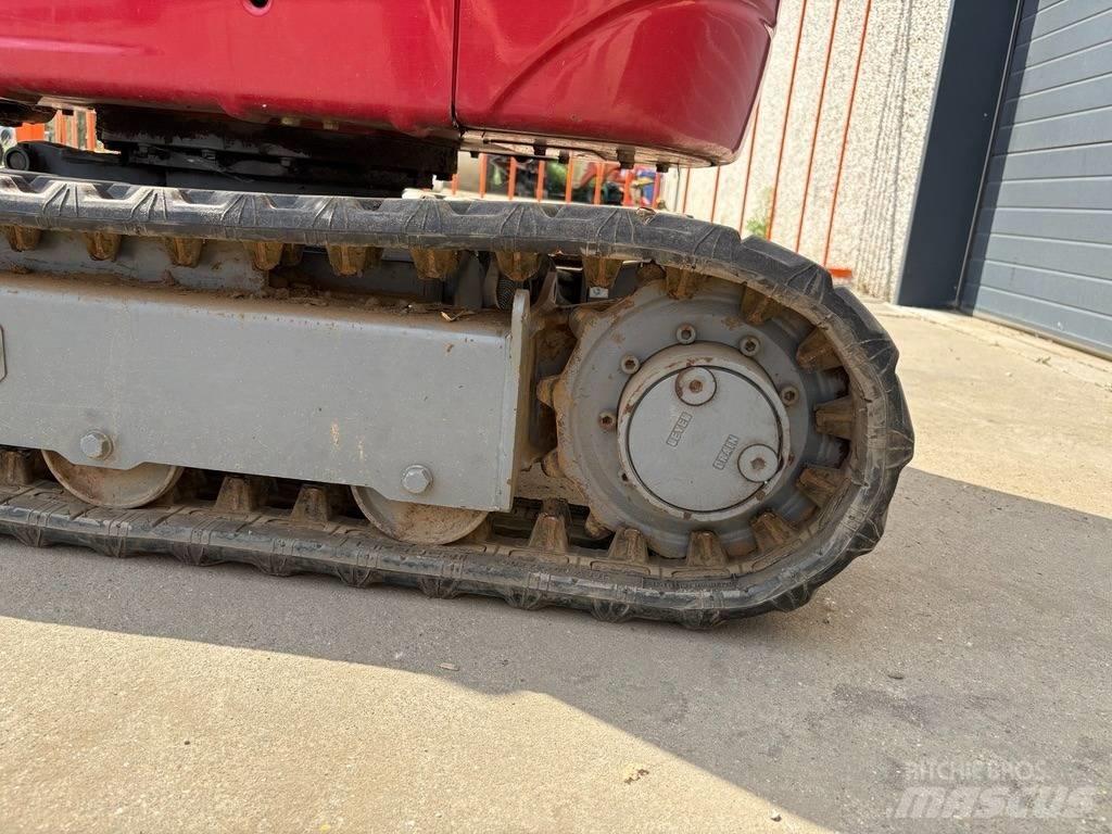 Takeuchi TB 210 R 소형 굴삭기 7톤 미만