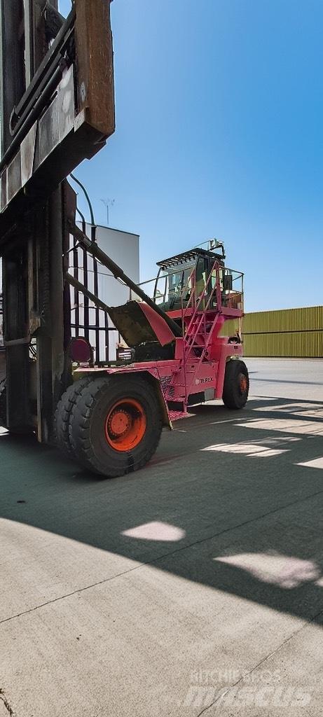 Terex FDC 25K 리치 스태커