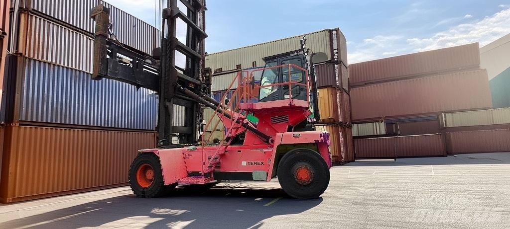 Terex FDC 25K 리치 스태커