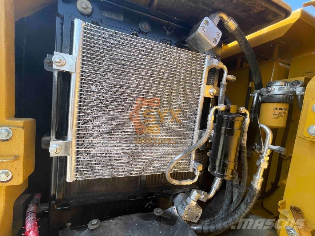 CAT 305.5 E 2 대형 굴삭기 29톤 이상