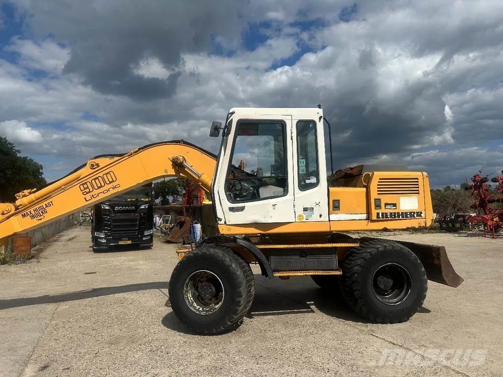 Liebherr A900  휠 굴삭기
