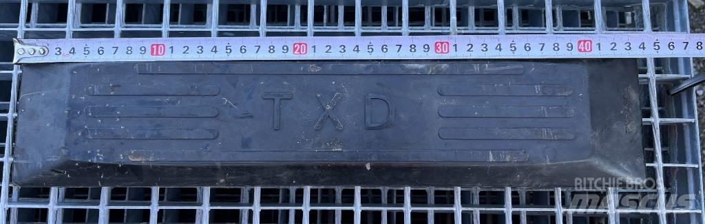 TXD 450A 트랙, 체인 및 언더캐리지