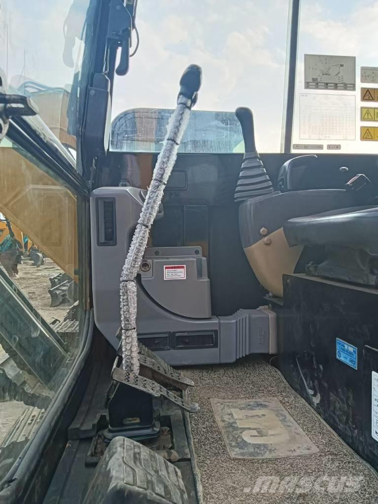 CAT 305.5 소형 굴삭기 7톤 미만