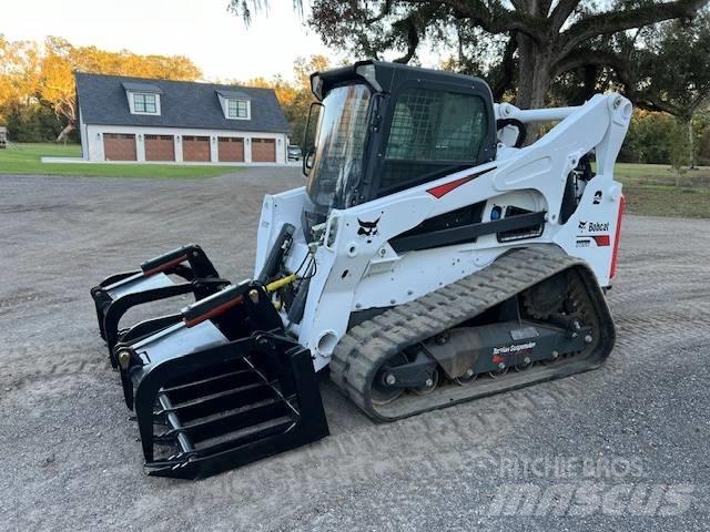 Bobcat T 870  스키드로더