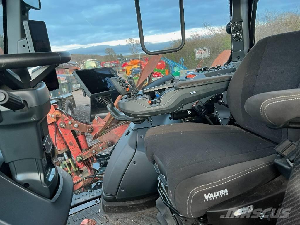 Valtra T 235 Direct 트랙터