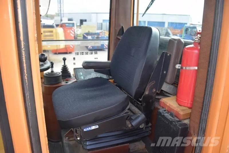 CASE 821B  휠로우더