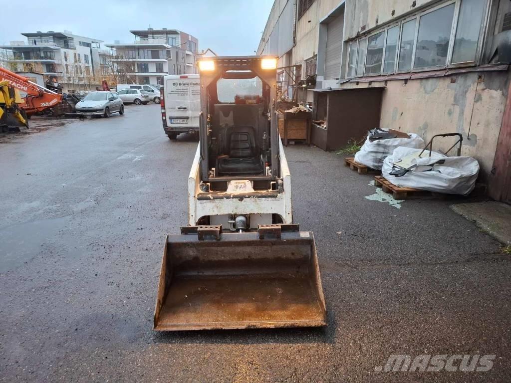 Bobcat S 70  스키드로더