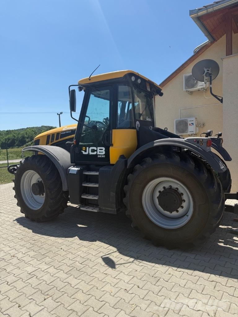 JCB JCB Fastrack3230 트랙터
