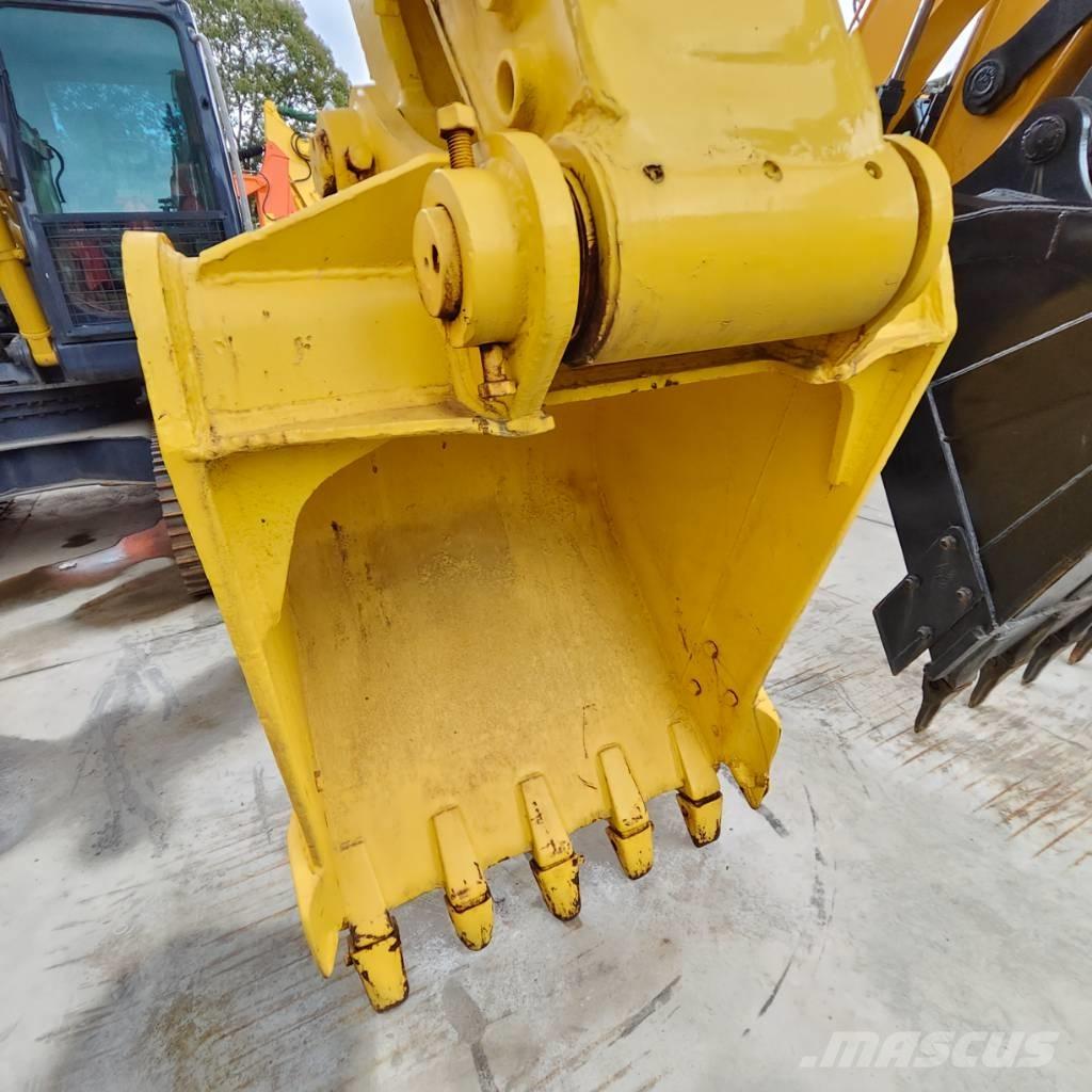 Komatsu PC 200-7 대형 굴삭기 29톤 이상