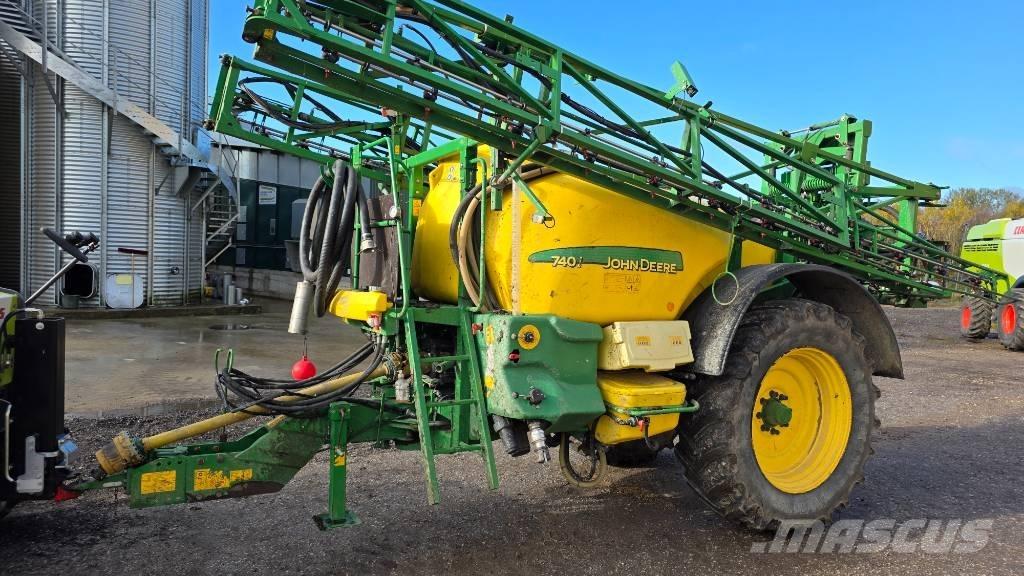 John Deere 740 i 견인형 분무기