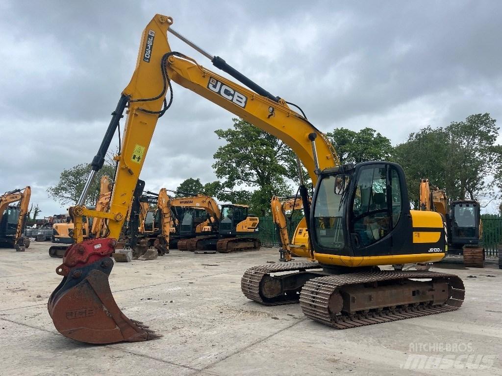 JCB JS 130 대형 굴삭기 29톤 이상