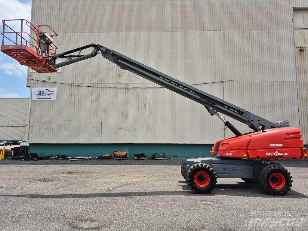 SkyJack SJ 66 T 관절형 전동이동 리프트