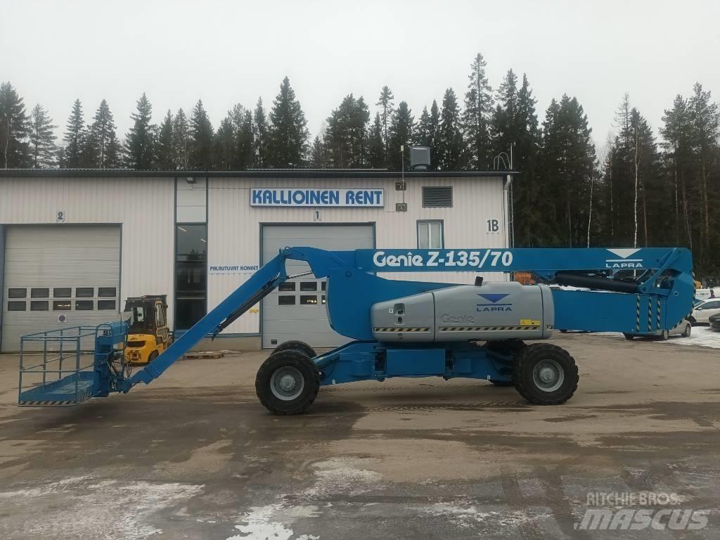 Genie Z 135/70 RT 관절형 전동이동 리프트