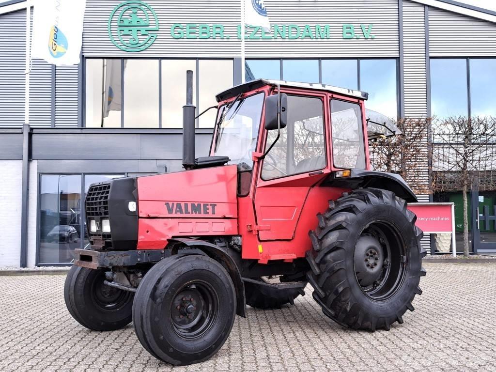 Valmet 405 트랙터
