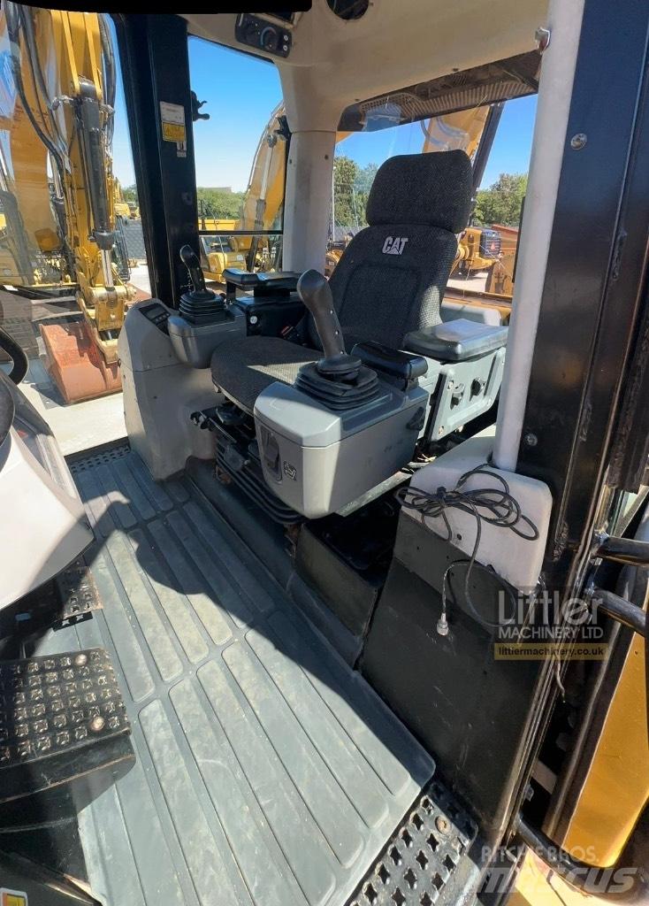 CAT 973D 궤도식 로우더