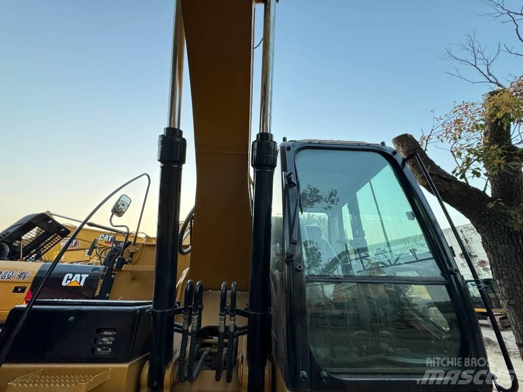 CAT 320D2L 대형 굴삭기 29톤 이상