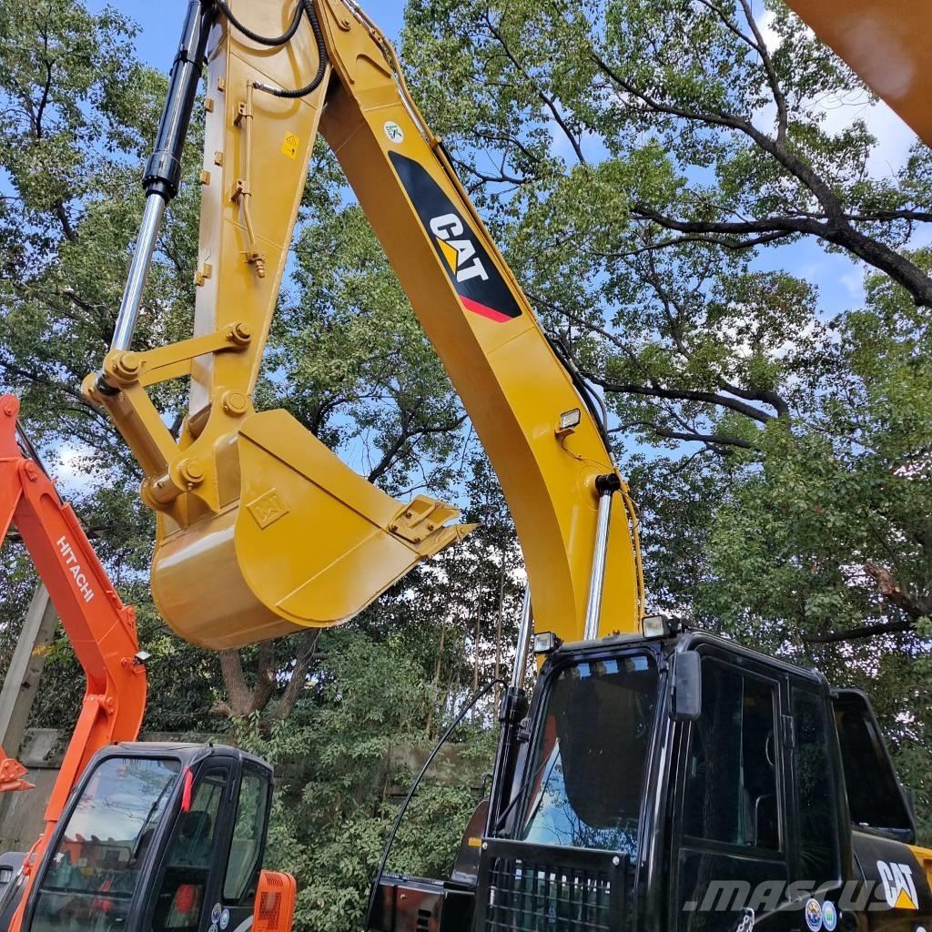 CAT 320 D 대형 굴삭기 29톤 이상