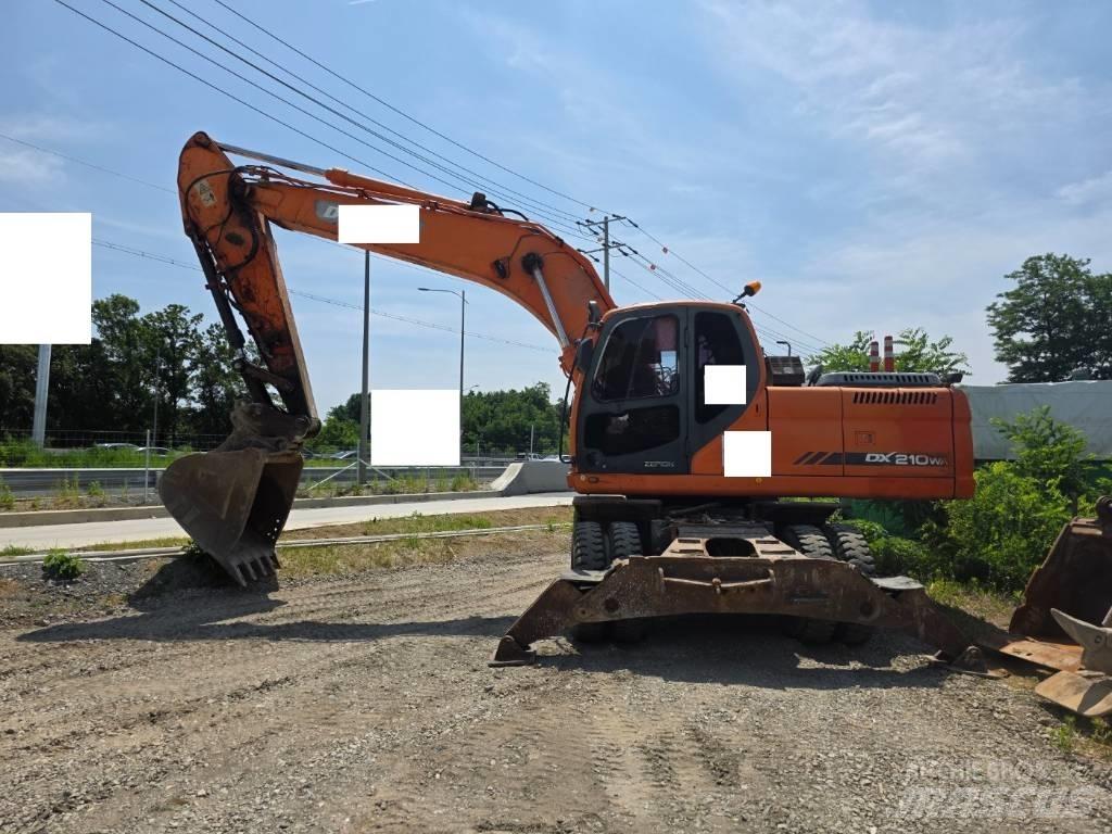 Doosan DX 210 W  휠 굴삭기