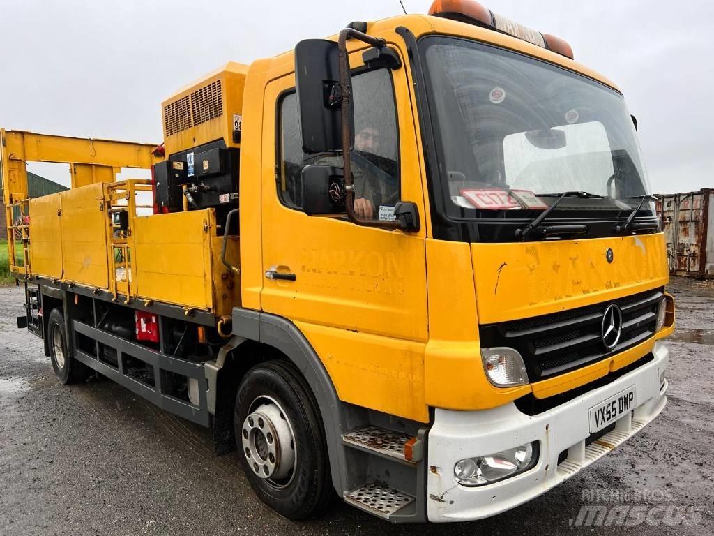 Mercedes-Benz 1318 기타 트럭