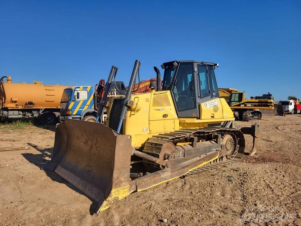 New Holland D 180 크롤러 도저