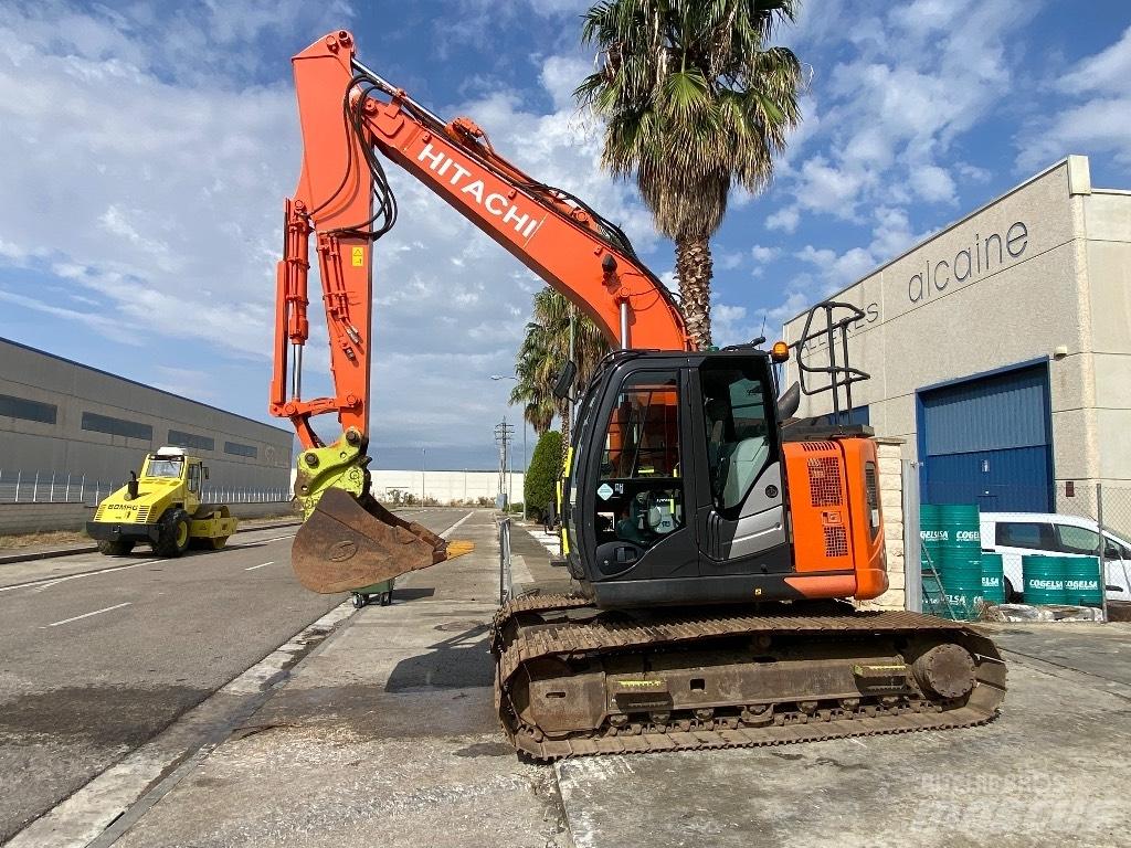 Hitachi ZX 135 US-6 대형 굴삭기 29톤 이상