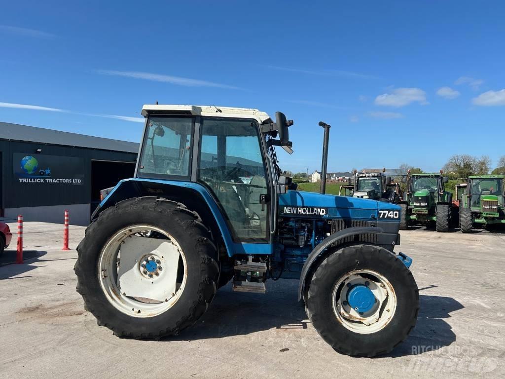 New Holland 7740 트랙터