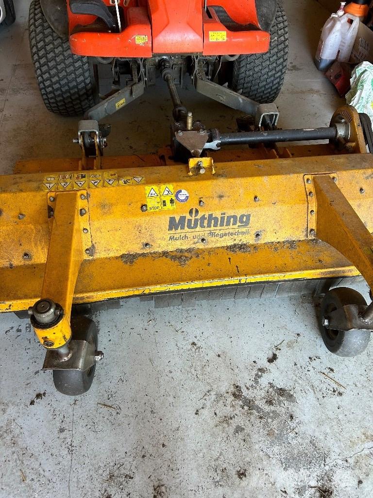 Kubota F 251 장착형 잔디깎기