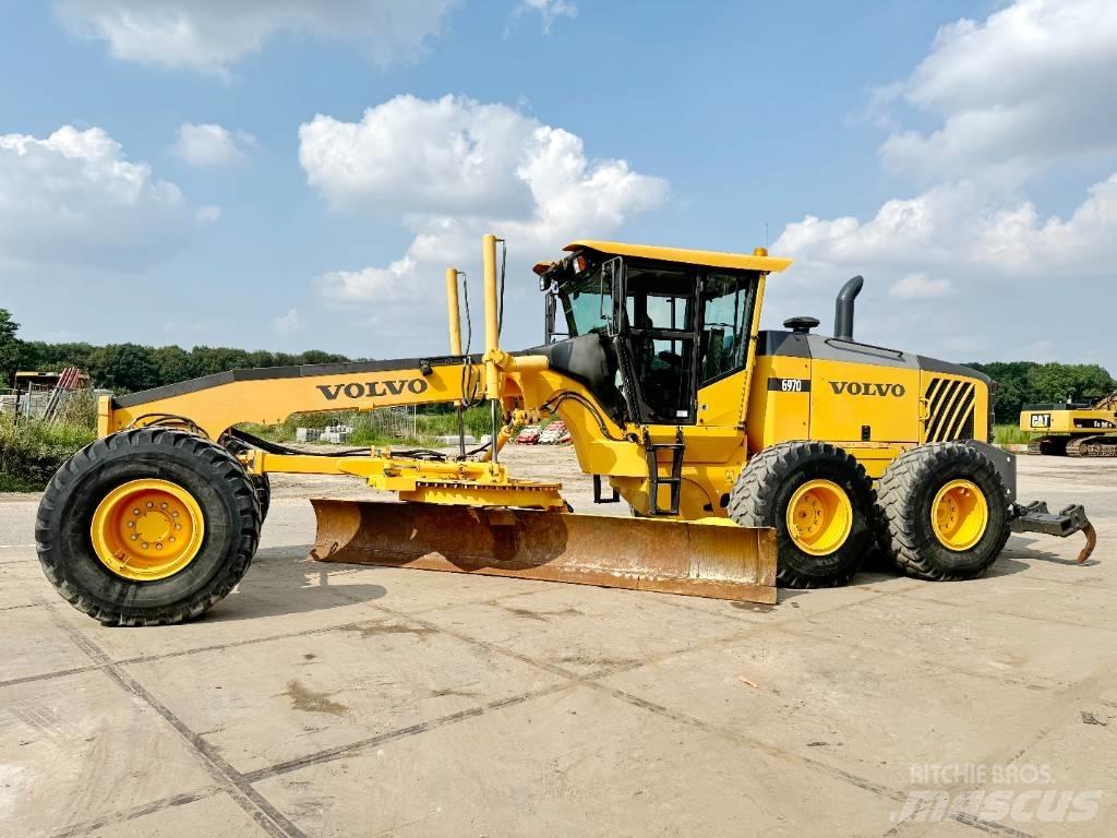 Volvo G970 + RIPPER 그레이더