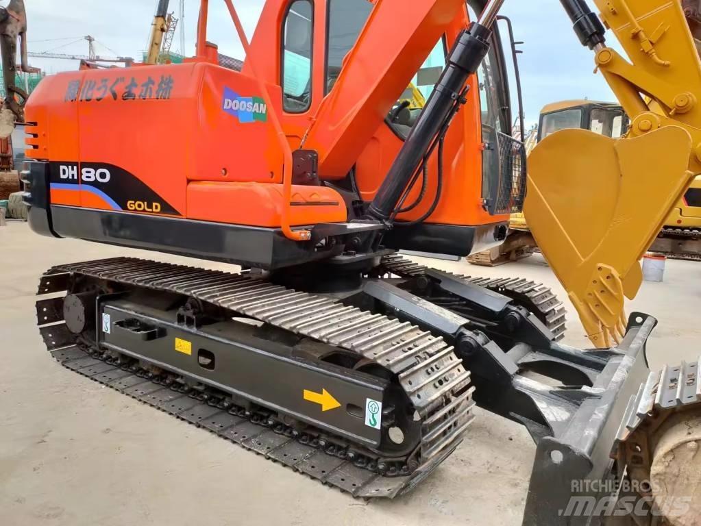 Doosan DH 80 중형굴삭기 7톤-28톤