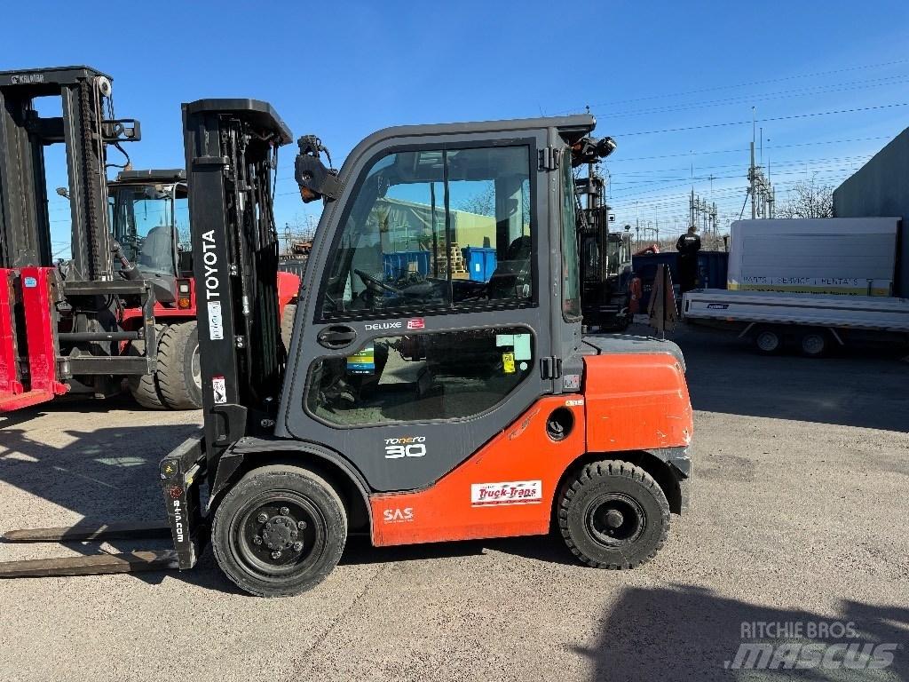 Toyota 02-8FDF30 디젤 지게차